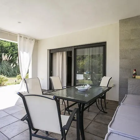 #flh - Pampa Grass House Vakantiehuis